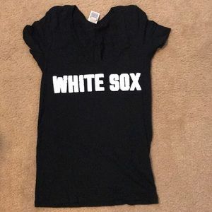 PINK Chicago White Sox v neck